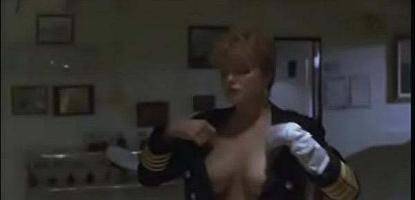  erika eleniak